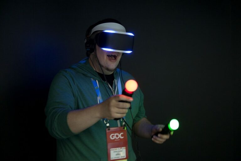 Вице-президент Sony признал, что очки PSVR не так технологичны, как Rift