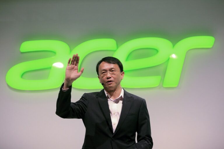 Acer готовит к выпуску VR-устройства