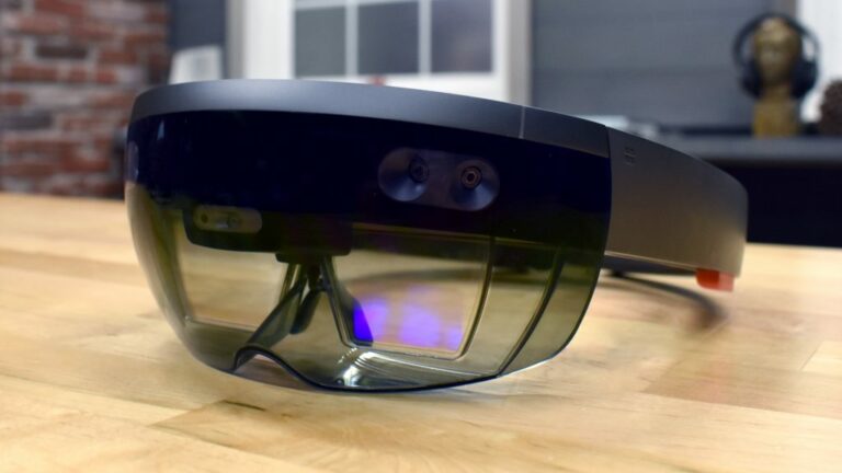 Официальные новости о HoloLens ожидаются 24 февраля