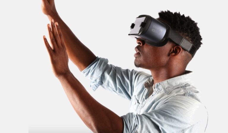 Слух: Samsung планирует выпустить автономный Gear VR с 2000 пикселей на дюйм