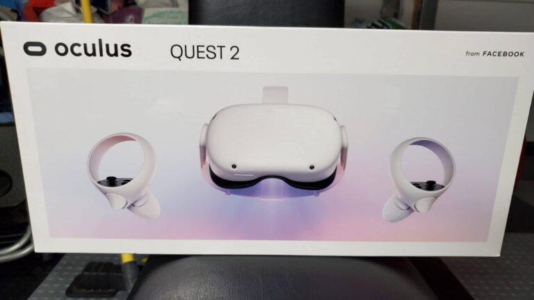 Фото упаковки Quest 2 говорит о комплекте и новых играх