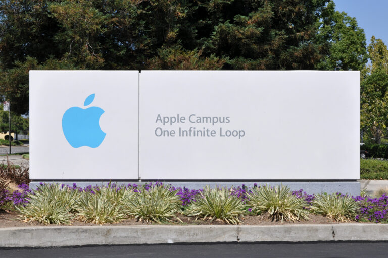 Погонщик багов Apple подгонит команду очков дополненной реальности