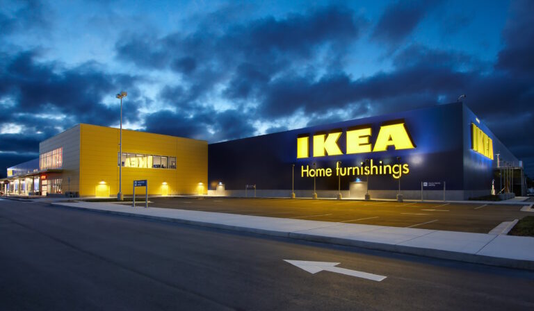 IKEA дарит сотрудникам 14 000 очков виртуальной реальности