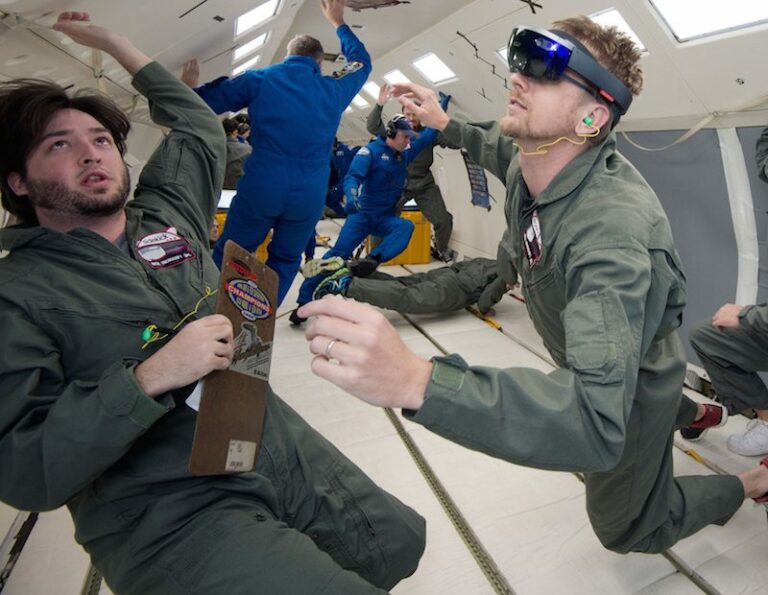 NASA и Microsoft отправляют HoloLens на МКС