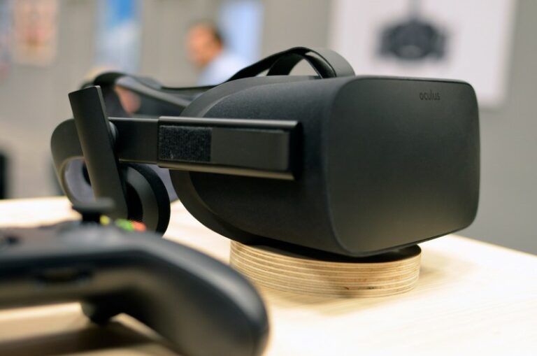 Палмер Лаки предупредил, что Oculus Rift могут оказаться дороже ожидаемого