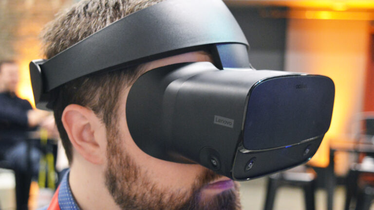 Lenovo помогла Facebook разработать Rift S