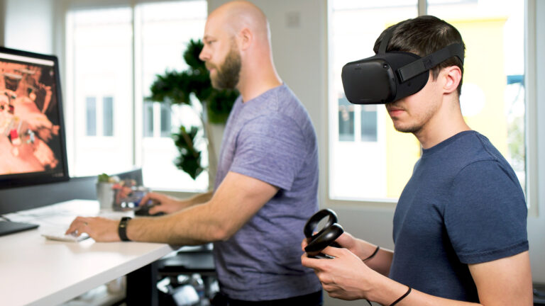 Oculus унифицирует контроллеры Santa Cruz и Rift