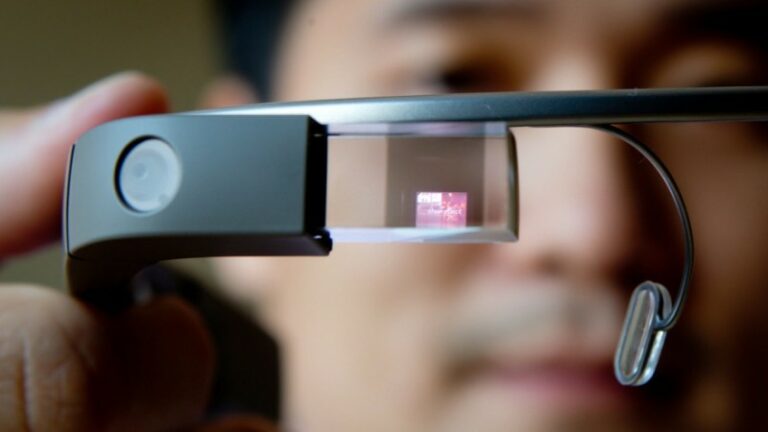 WSJ: Google приступила к внедрению новых Glass в бизнес-секторе