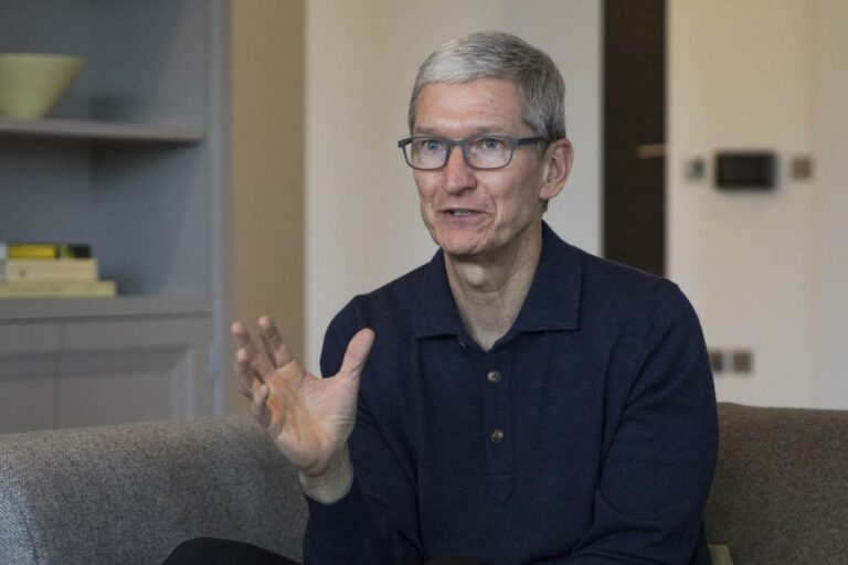 Тим Кук похвастался ARKit и сказал, почему Apple не выпускает очки