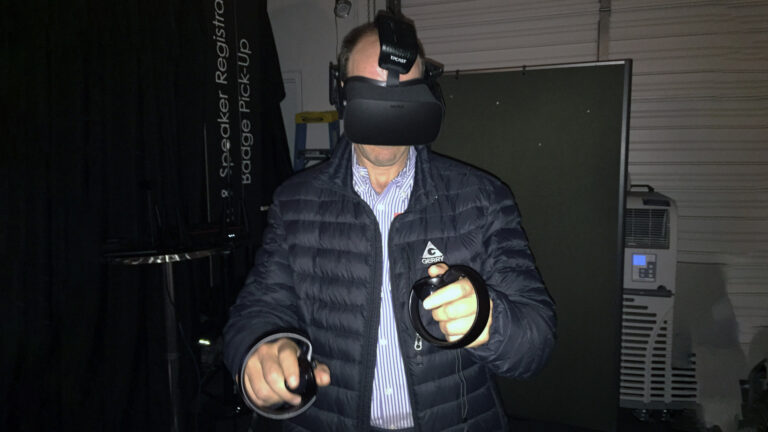 TPCAST показала беспроводной модуль для Rift в действии