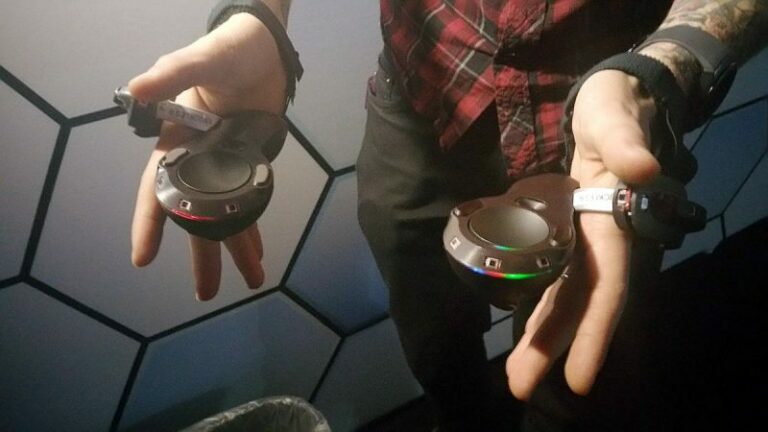 Valve показала прототип новых контроллеров для виртуальной реальности