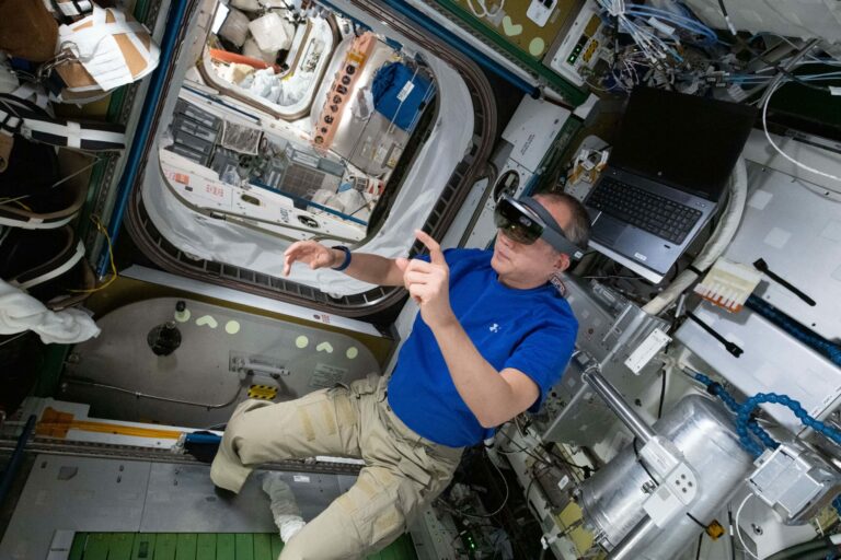 NASA изучает пользу инструкций дополненной реальности на борту МКС