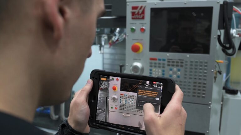 ПО для инструктирования рабочих и инженеров Taqtile Manifest вышло на iPad
