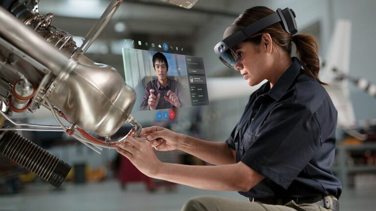Microsoft будет развивать HoloLens и IVAS, несмотря на сокращения