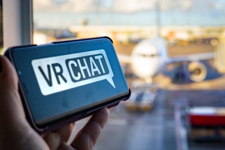 VRChat появится на смартфонах на Android и iOS. Есть видео ранней сборки