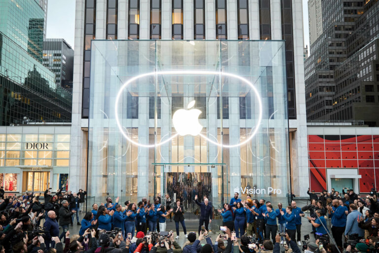 Apple смотрит в сторону смарт-кольца и смарт-очков. Очки ближе к реализации
