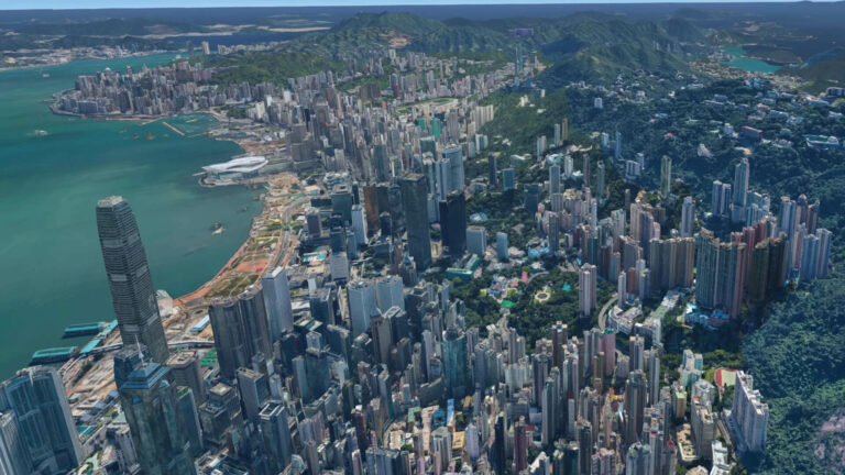 Приложение Fly почерпнуло идеи Google Earth VR. Но теперь вы — дрон
